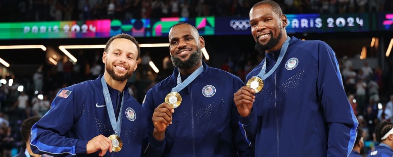 Basketballfans sahen die lang erwartete Kombination aus drei großartigen Spielern
